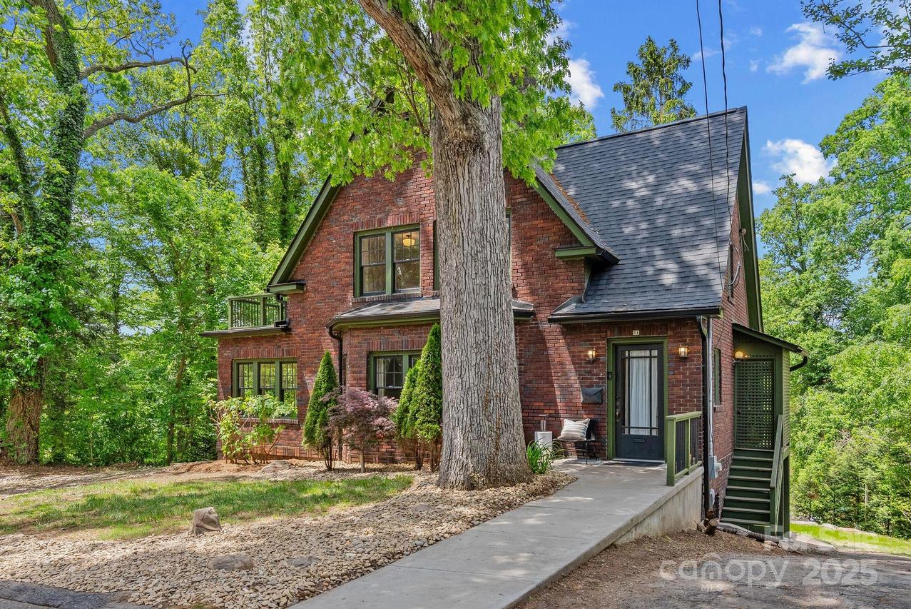 21 Sylvan Ave., Asheville, NC 28801