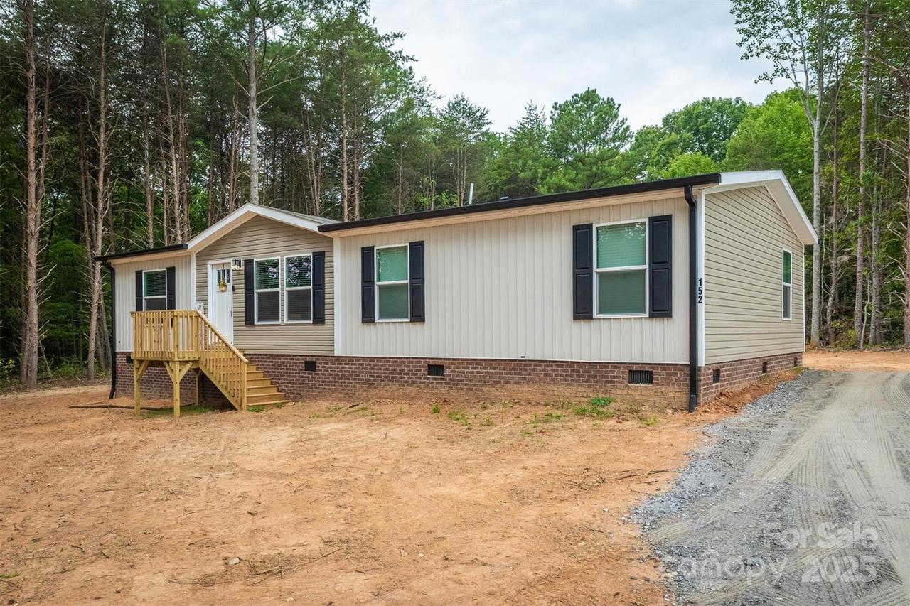 152 Patchwork Dr., Statesville, NC 28677