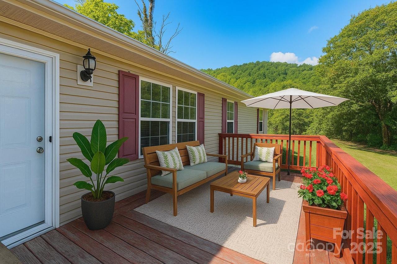 324 Lytle Cove Rd., Swannanoa, NC 28778
