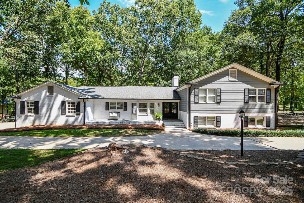 2632 Rolling Hills Dr., Monroe, NC 28110