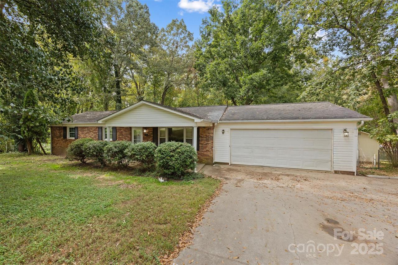 1913 Hollandale Dr., Gastonia, NC 28054