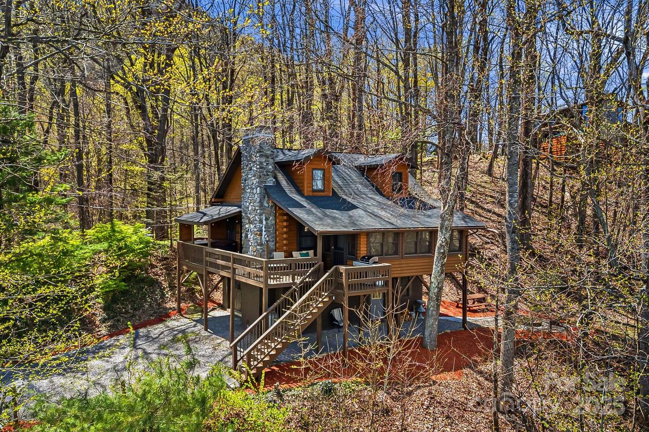 2977 Heath Peak Rd., Waynesville, NC 28785