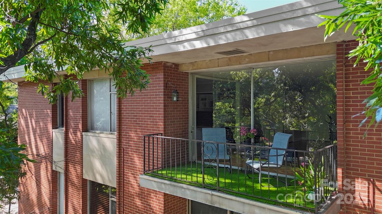 1300 Queens Rd. #402, Charlotte, NC 28207