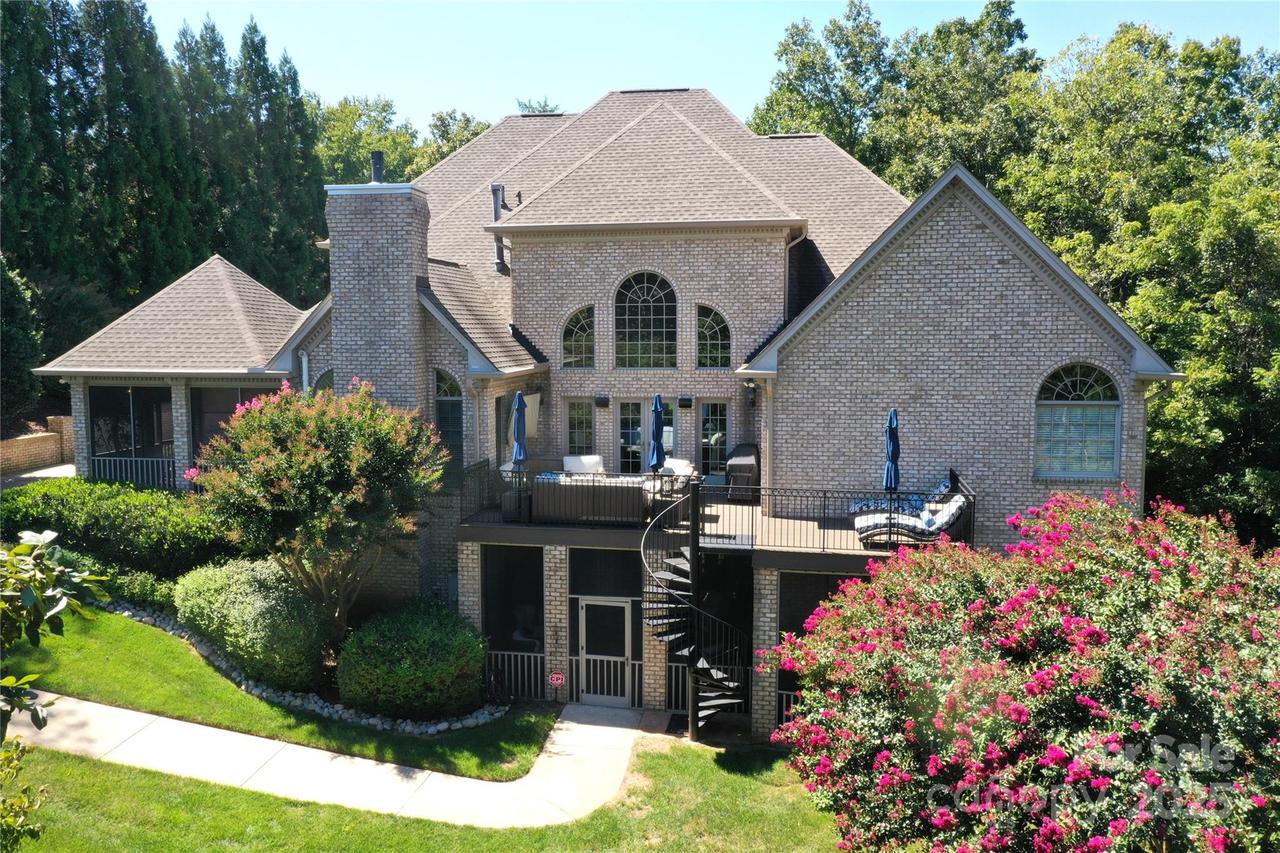 3996 Deer Run Dr., Conover, NC 28613