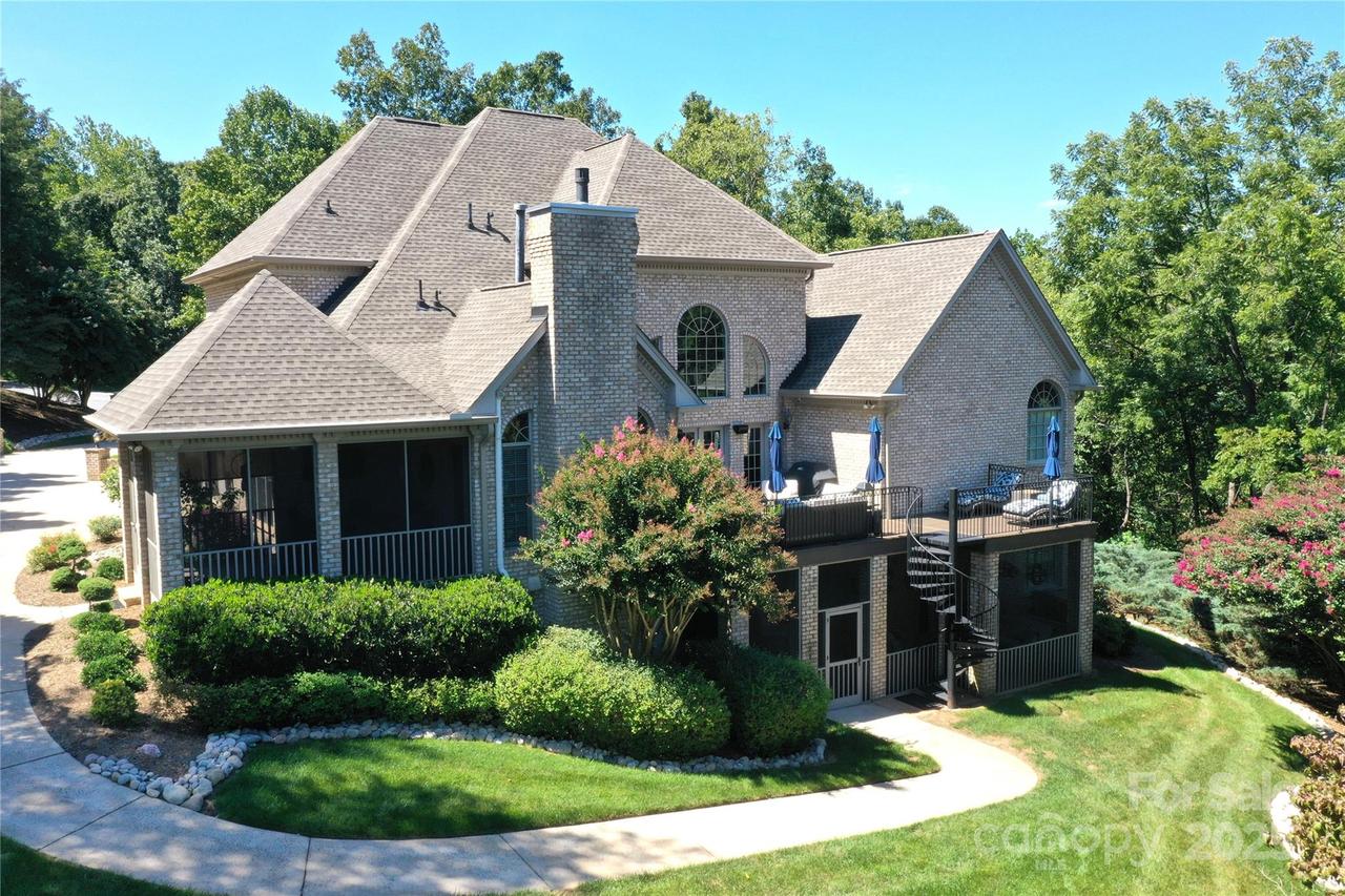 3996 Deer Run Dr., Conover, NC 28613