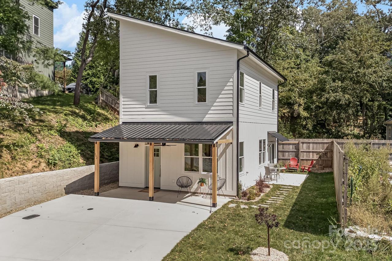 302 State St., Asheville, NC 28806