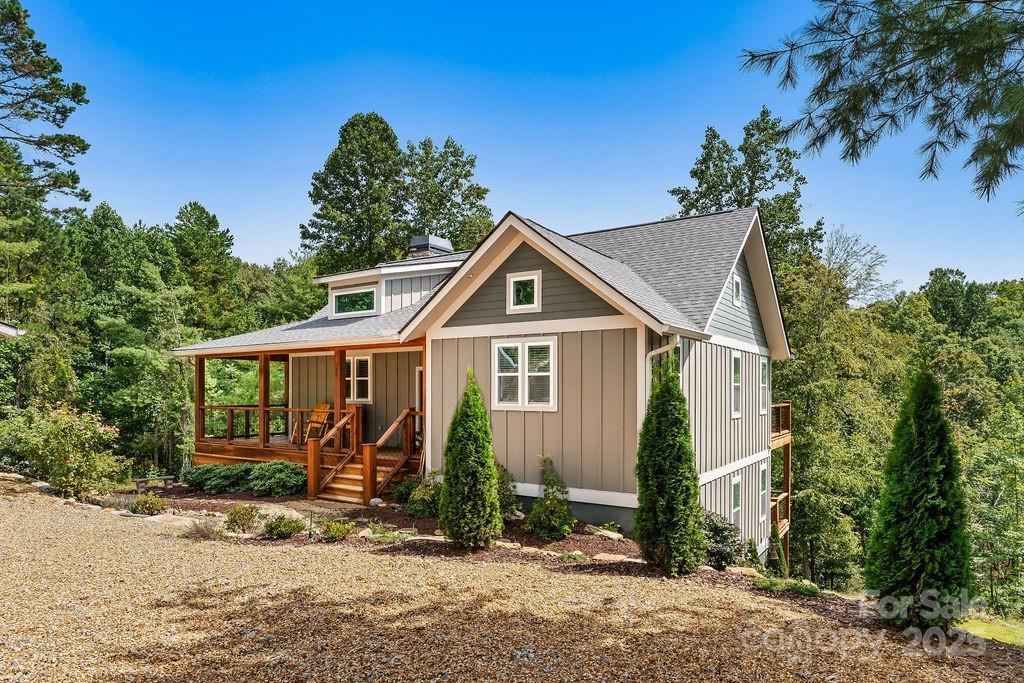 65 Sky Vista Ln., Hendersonville, NC 28792