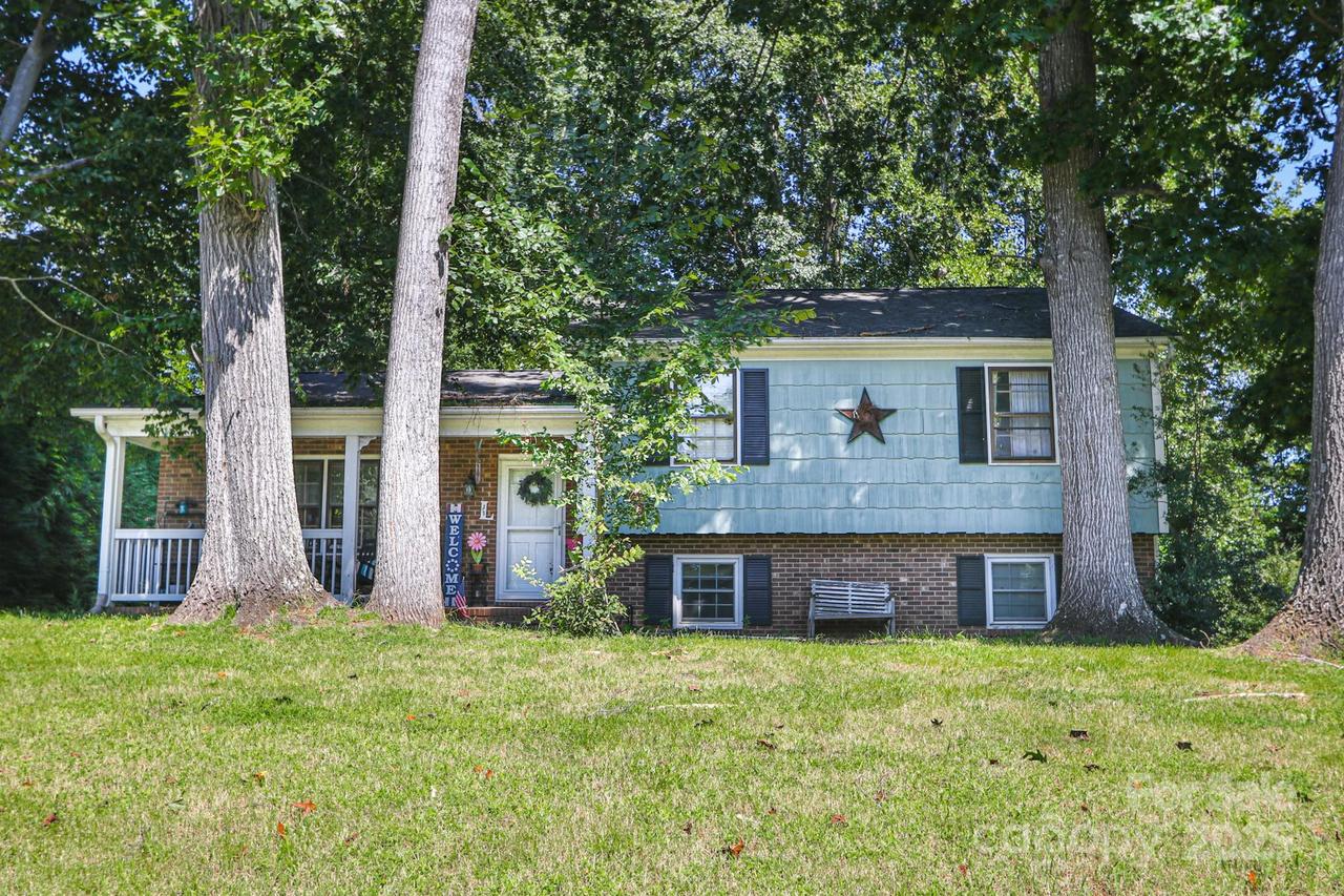 6719 Forest Oak Dr., Clemmons, NC 27102