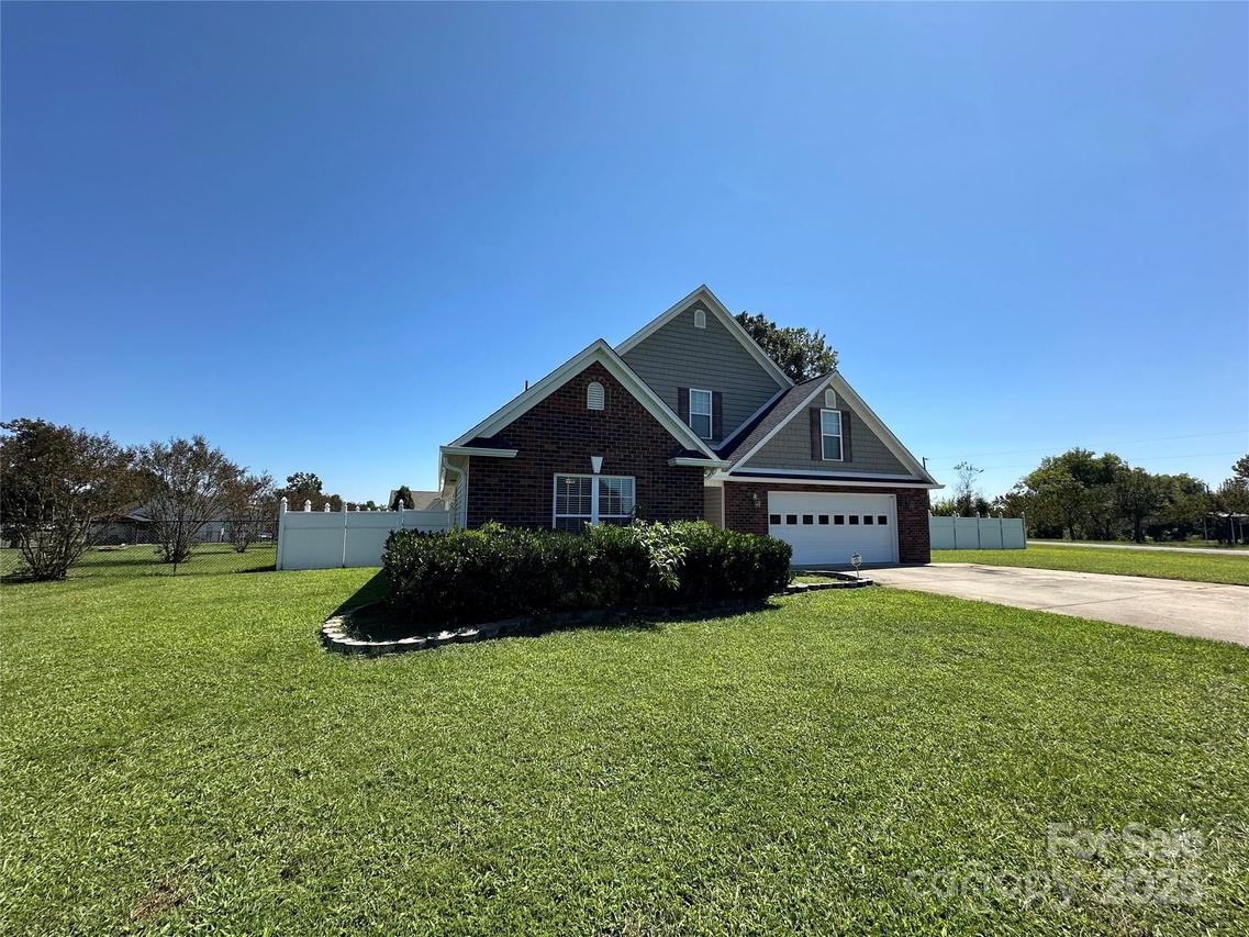 114 Wedgefield Dr., Salisbury, NC 28147