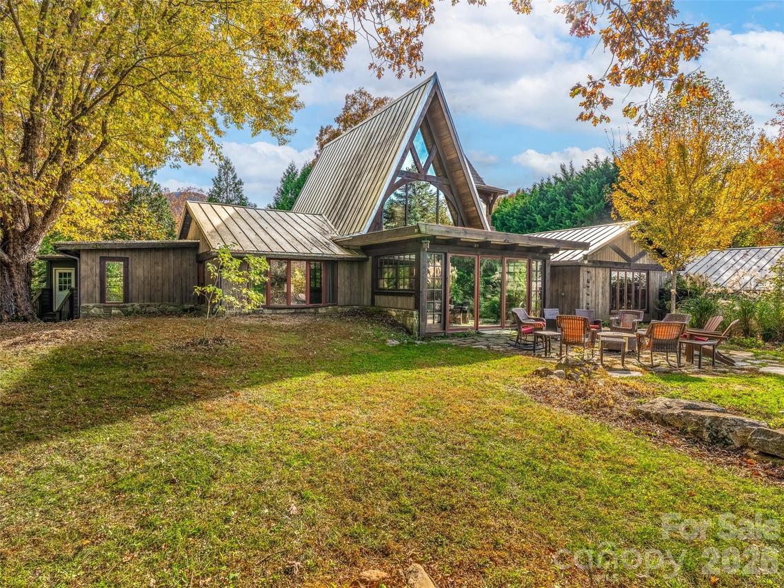 113 Forest Hills Dr., Black Mountain, NC 28711