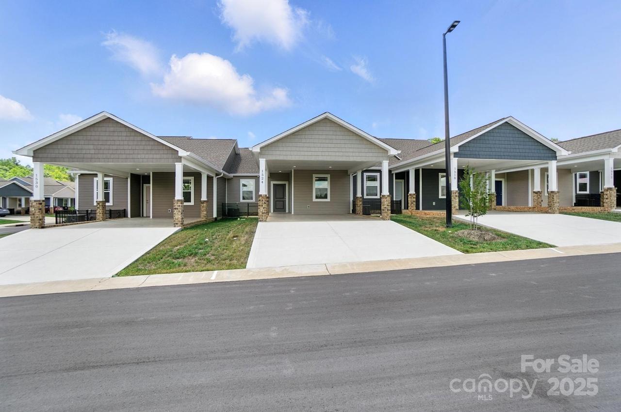 1524 29th St., Hickory, NC 28602