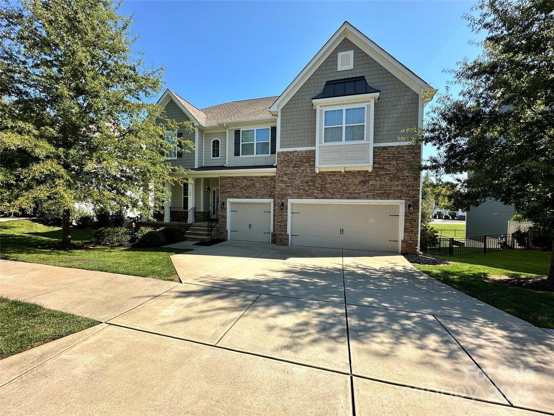 180 Canoe Pole Ln., Mooresville, NC 28117