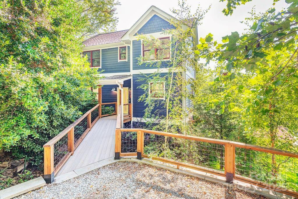 60 Sunrise Dr., Asheville, NC 28806