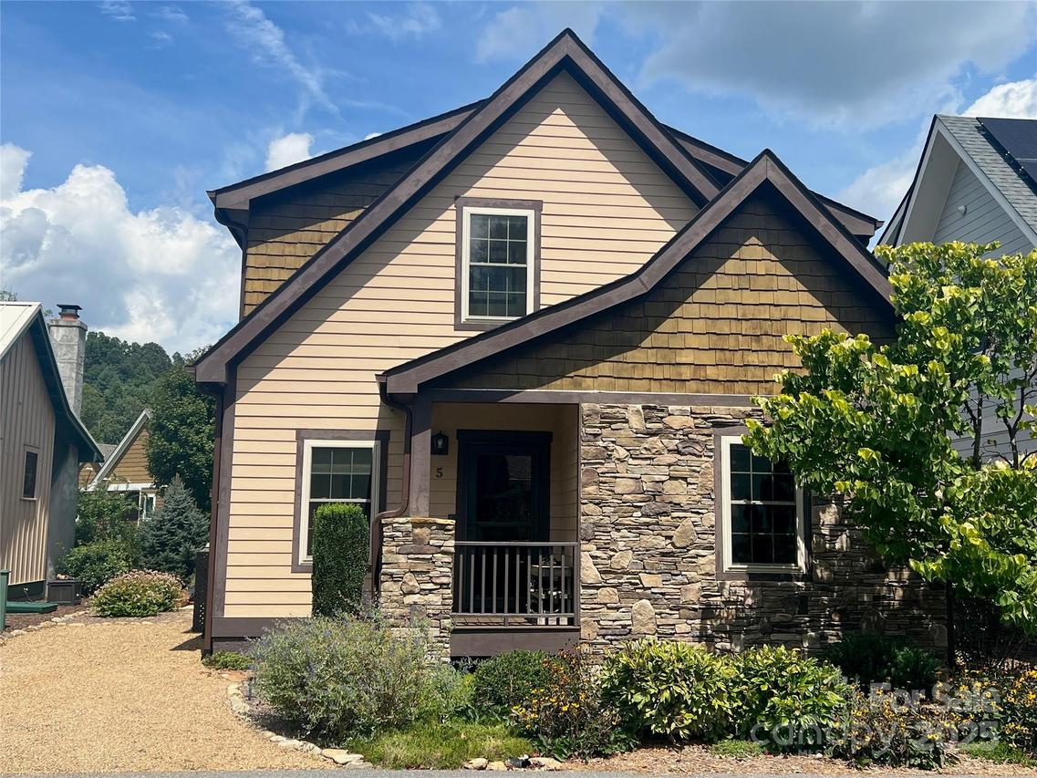 5 Verde Dr., Asheville, NC 28806
