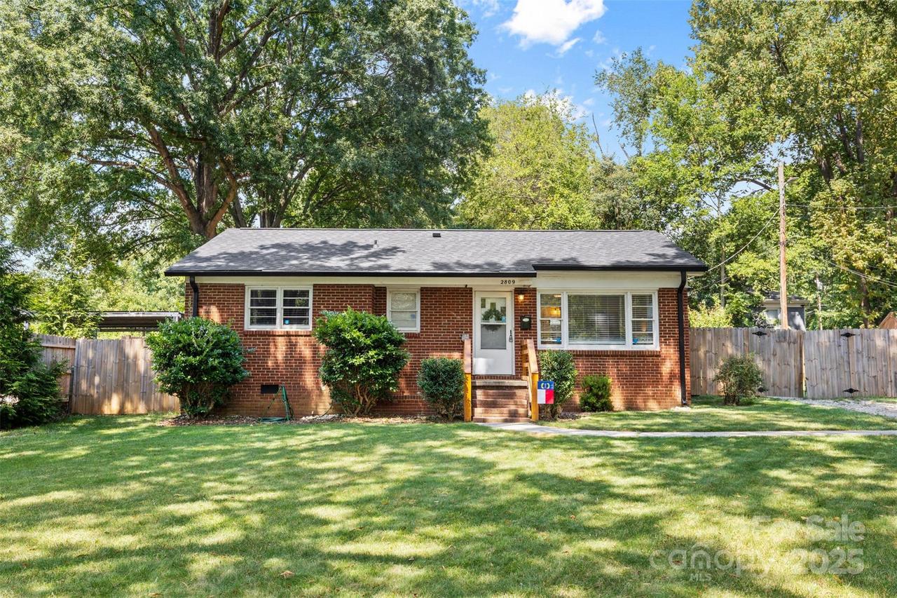 2809 Arnold Dr., Charlotte, NC 28205