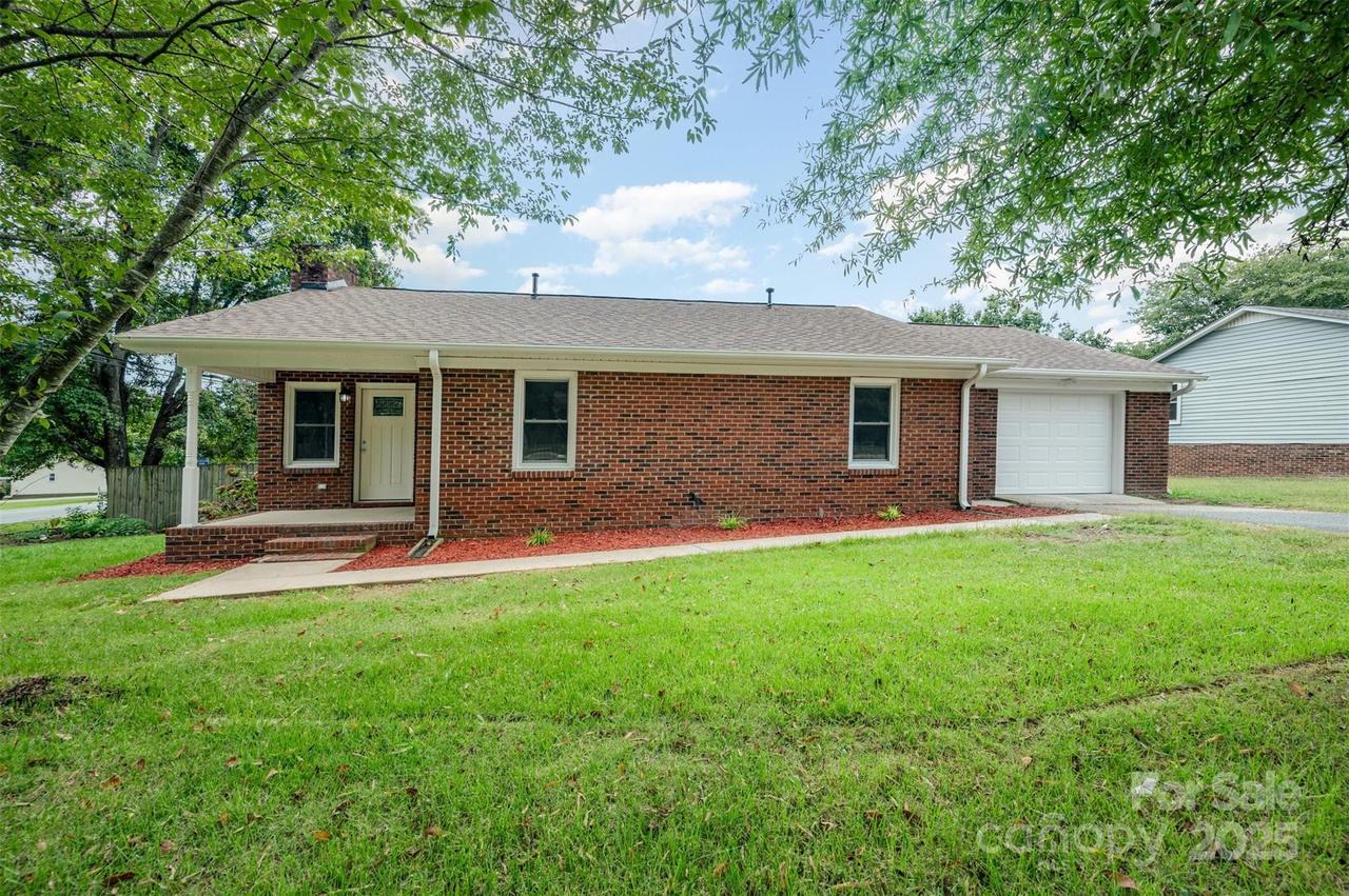 2208 Brantley Rd., Kannapolis, NC 28083
