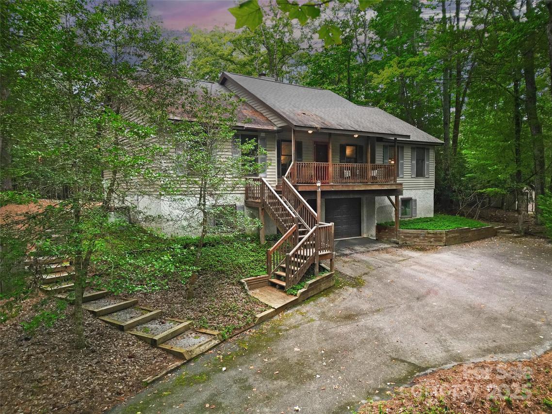 290 Middle Connestee Tr., Brevard, NC 28712