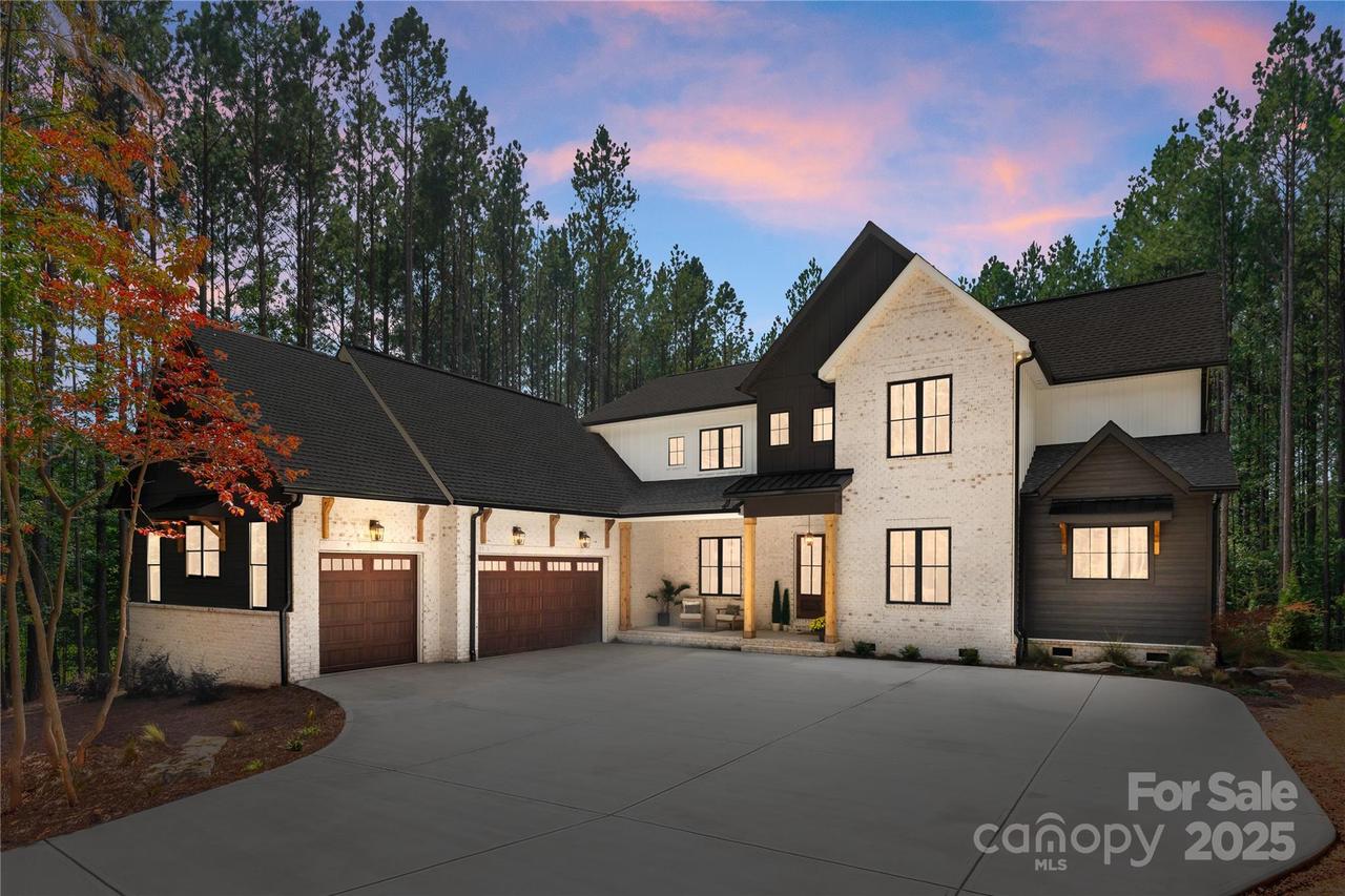 5135 Pelican Point Dr., Denver, NC 28037