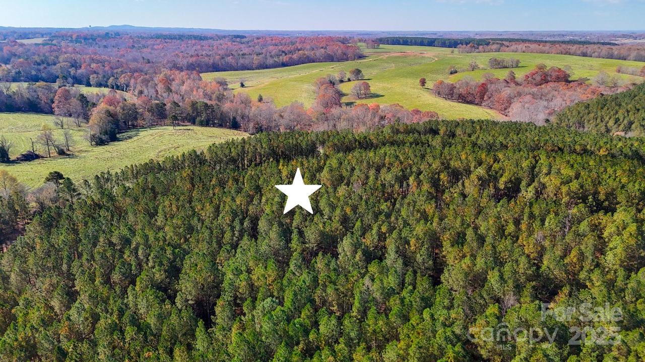 138 Whispering Pines Ln., Mooresboro, NC 28114