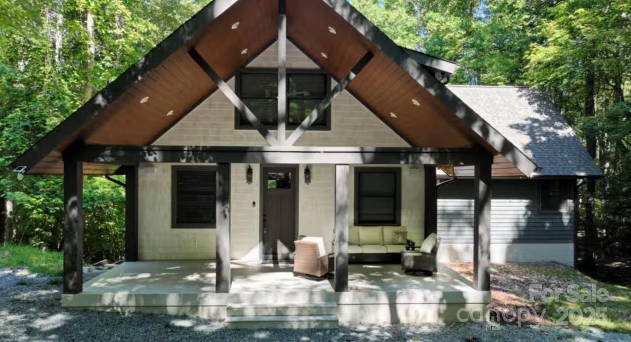 115 Black Birch Ln., Beech Mountain, NC 28604
