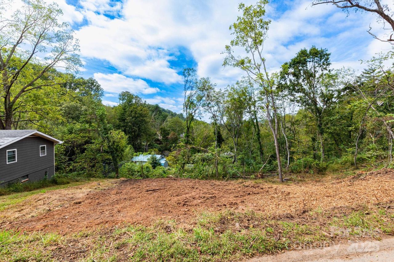 99999 Bassett Rd., Asheville, NC 28804