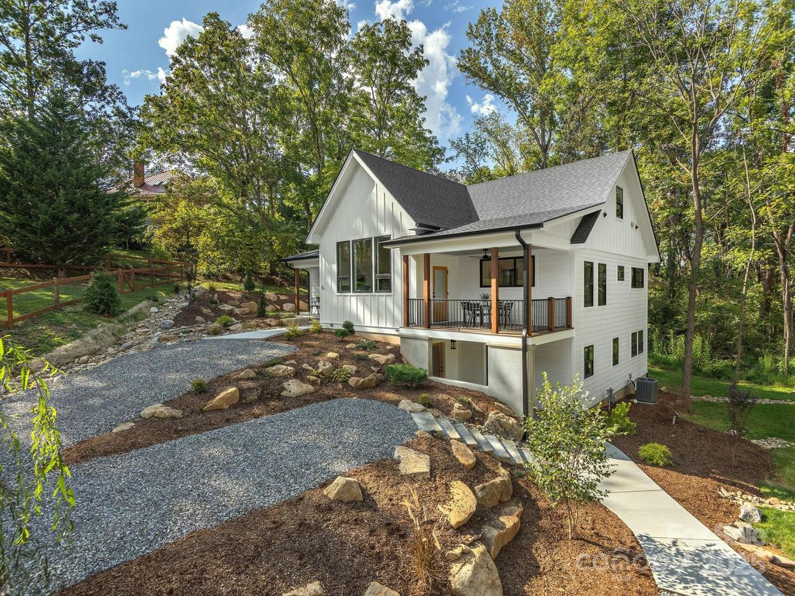 57 Moore St., Weaverville, NC 28787