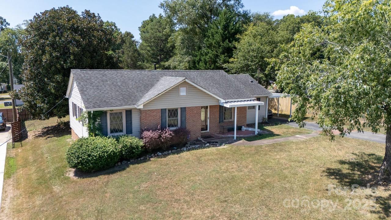 2015 Foxworth Ln., Gastonia, NC 28052