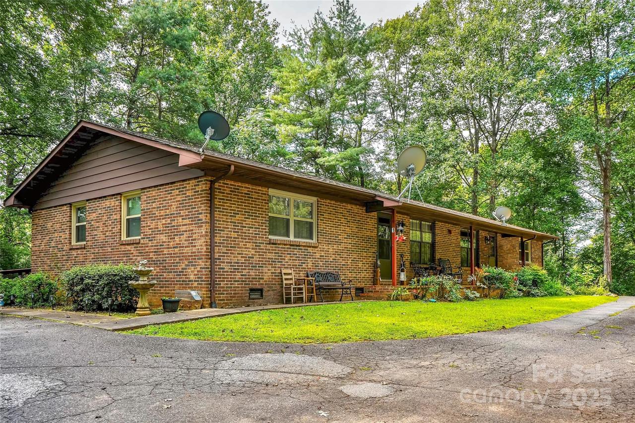 69 Mountain St., Marion, NC 28752