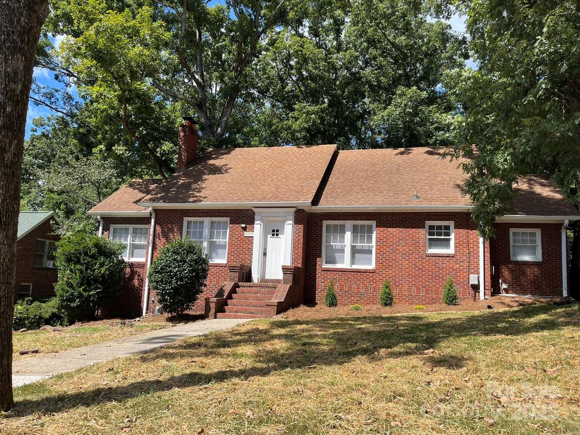 609 Montgomery Ave., Albemarle, NC 28001