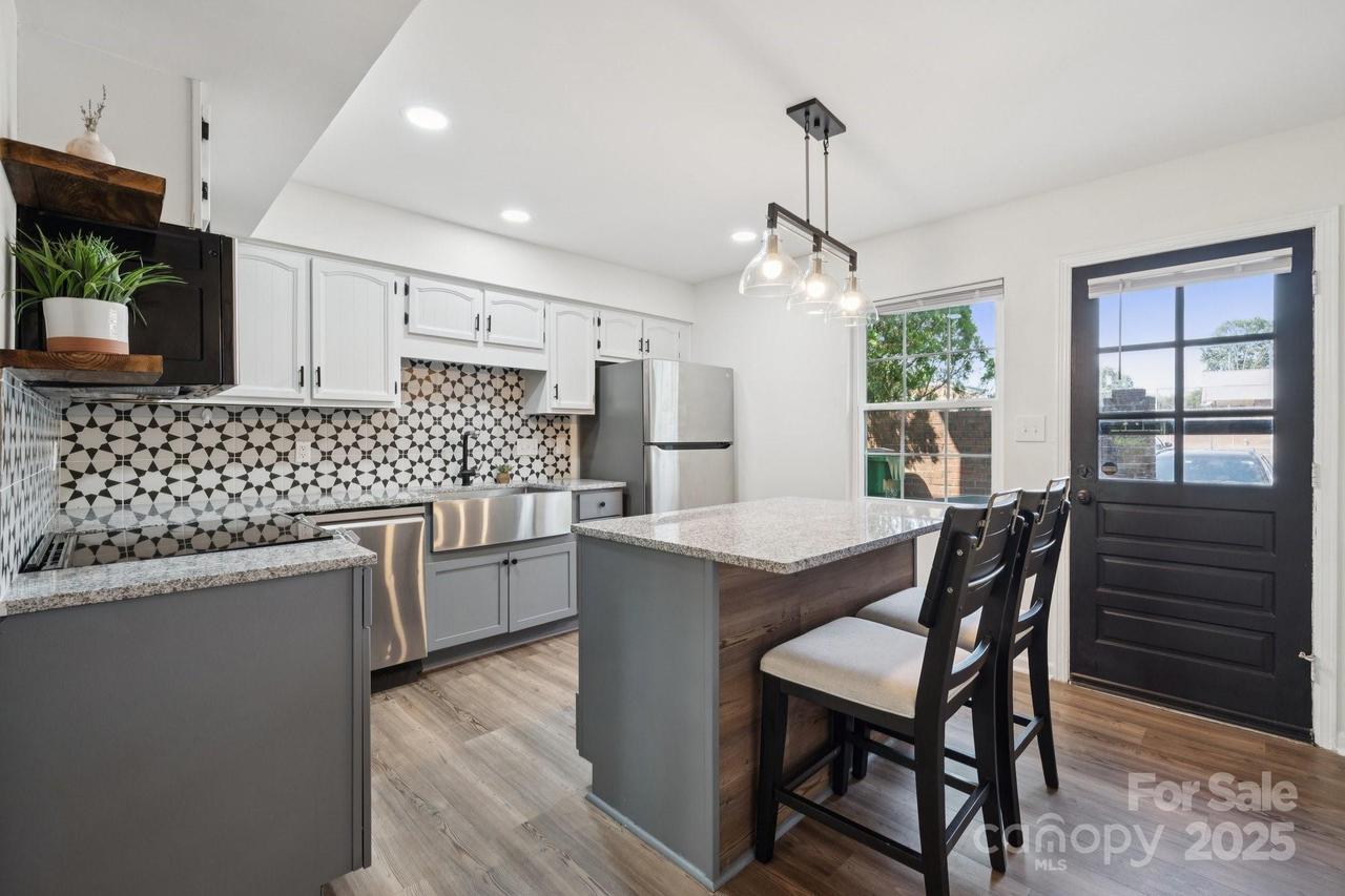 8838 Hunter Ridge Dr., Charlotte, NC 28226