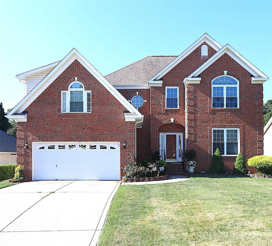 2833 Oakglade Ct., Matthews, NC 28105