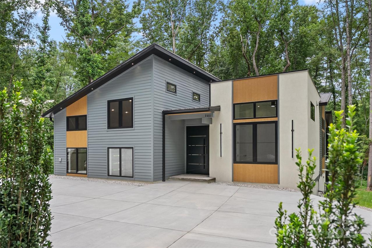 761 Weston Rd., Arden, NC 28704
