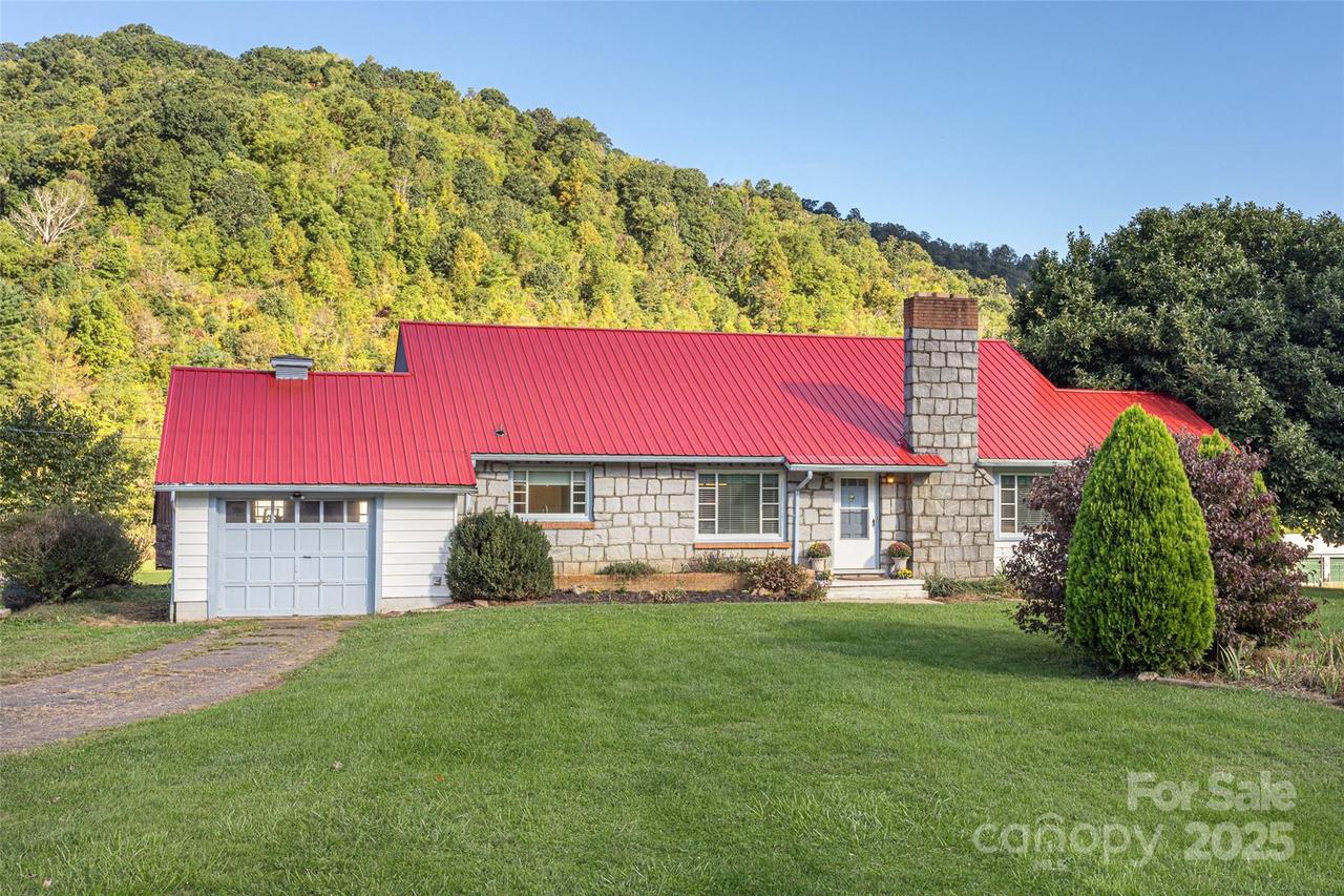 14 Mann Farm Rd., Canton, NC 28716