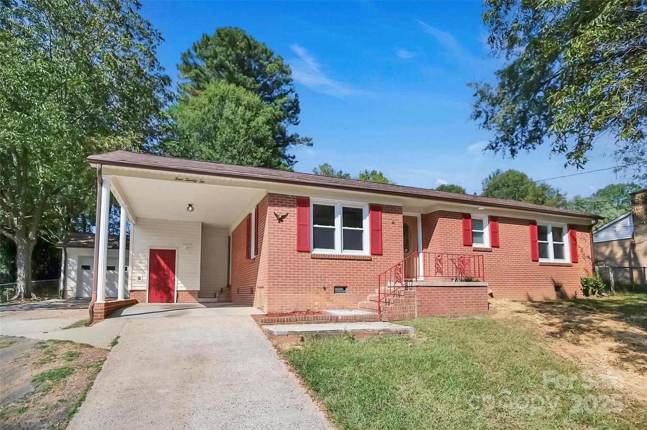 422 Becky Ave., Gastonia, NC 28052
