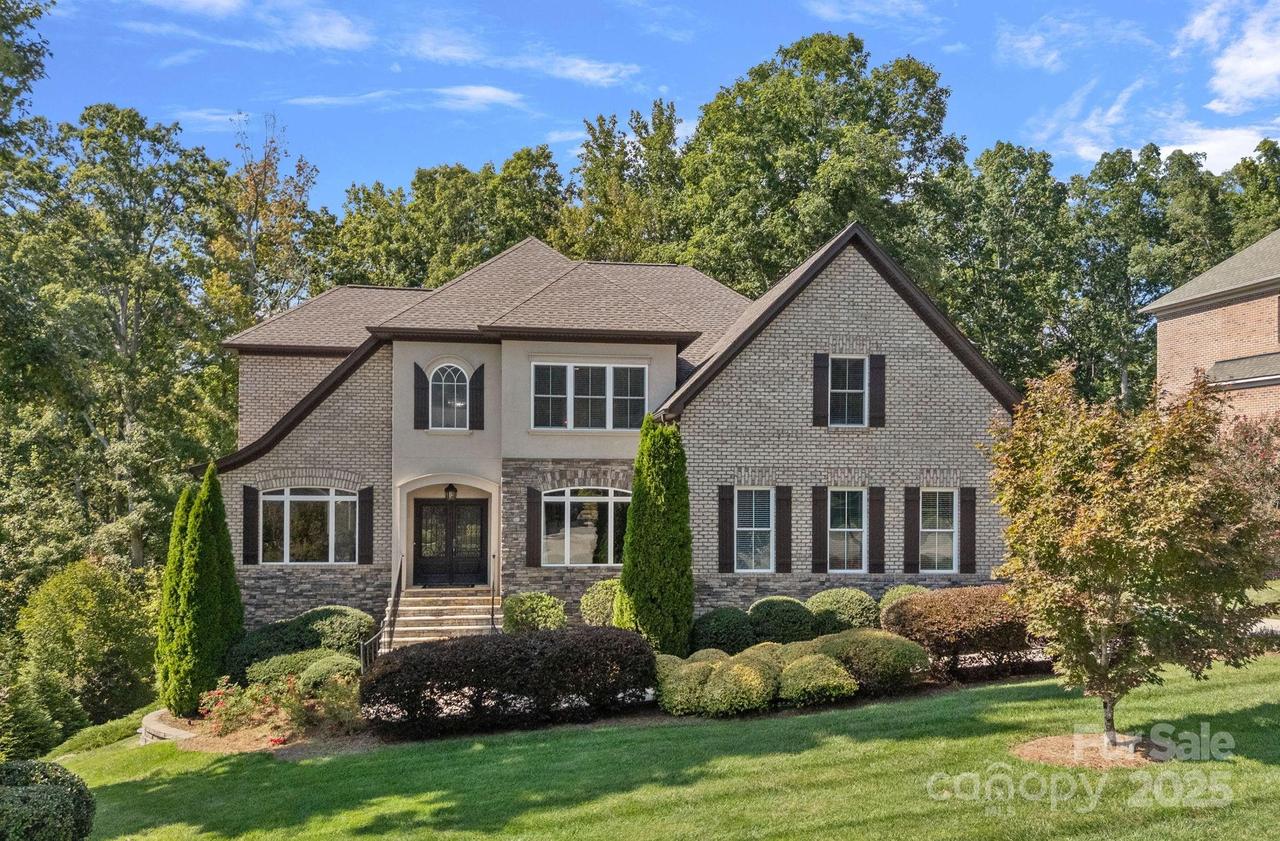 2273 Pine Valley Dr., Denver, NC 28037