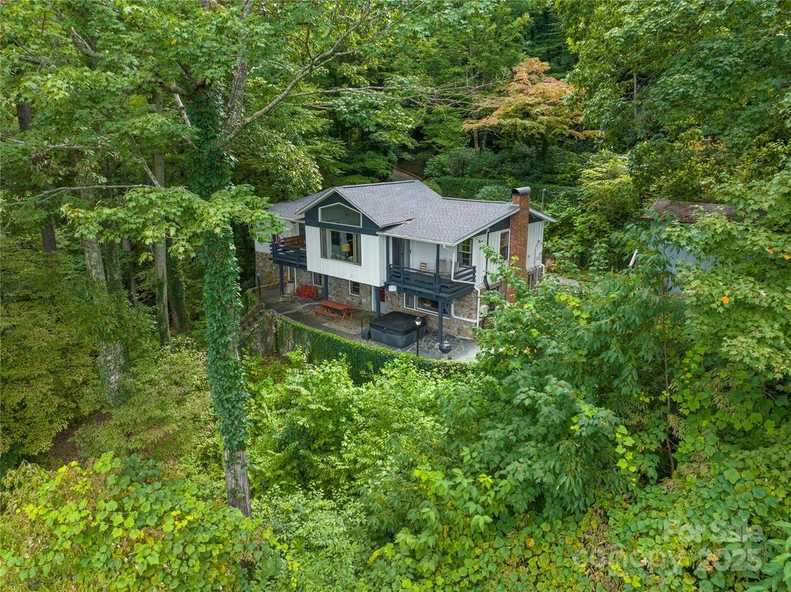 330 Overlook Dr., Maggie Valley, NC 28751