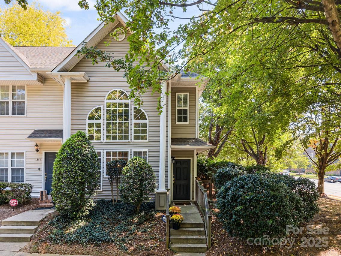 1241 E Woodlawn Rd., Charlotte, NC 28209