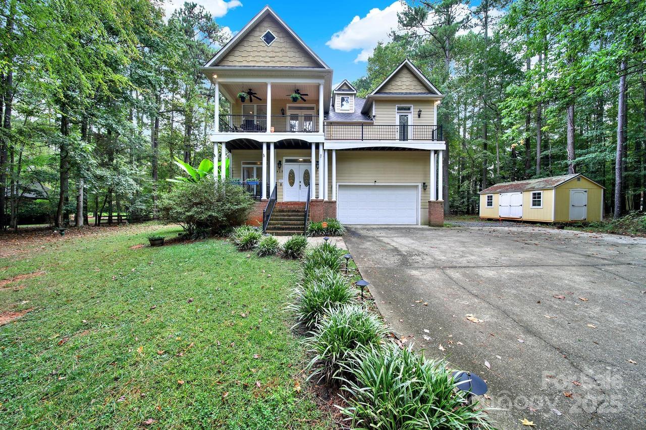 405 Isle Of Pines Rd., Mooresville, NC 28117