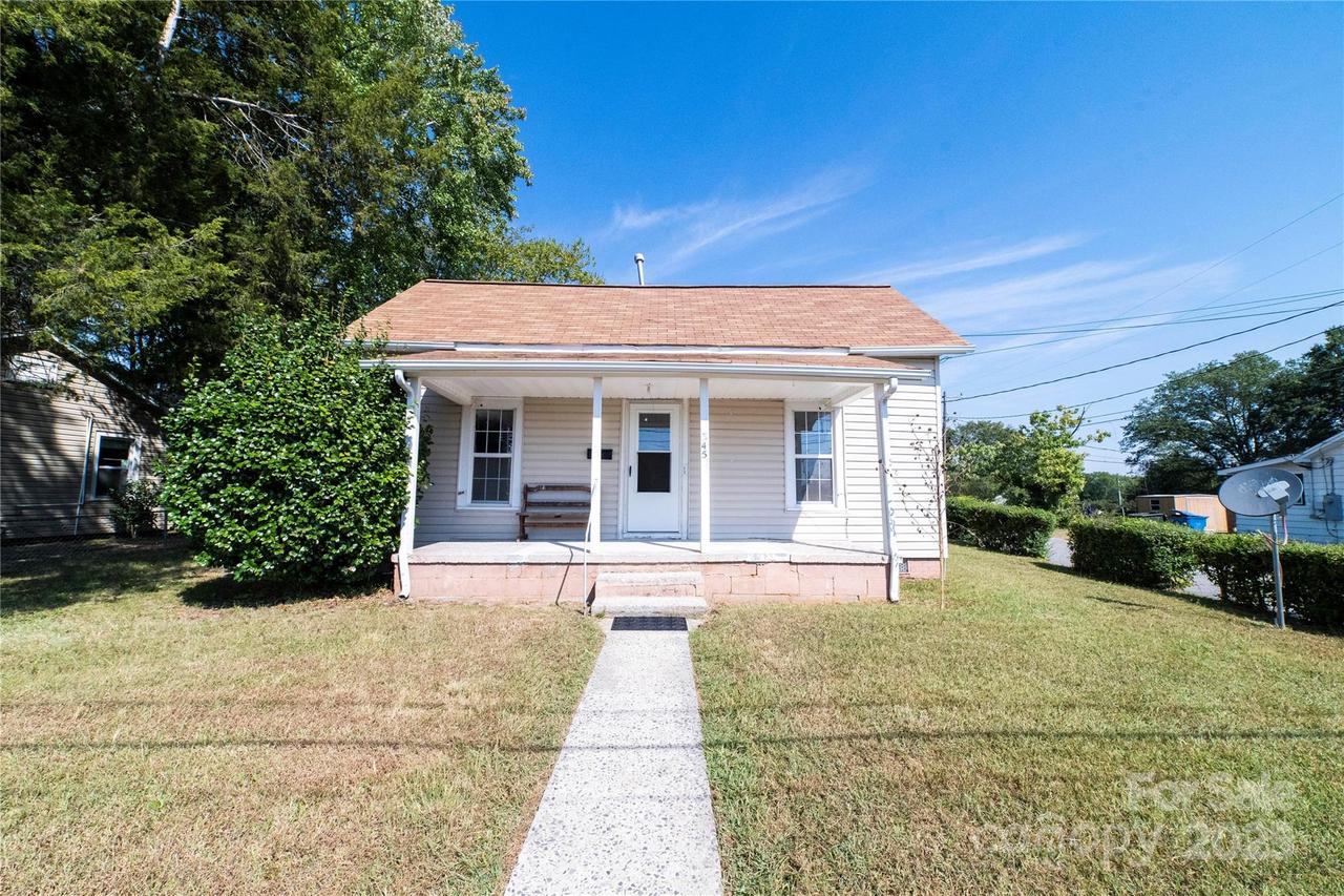 345 14th Ave., Hickory, NC 28601