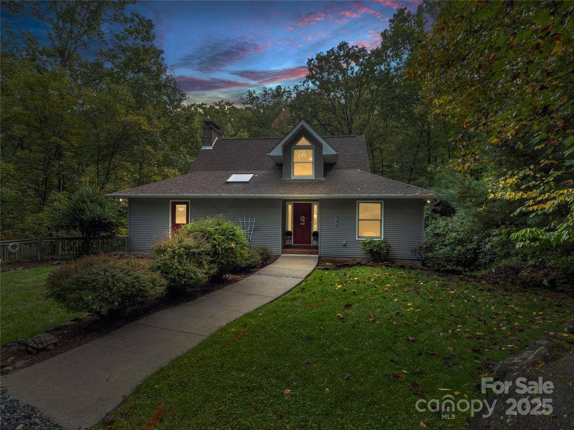 142 Winterview Tr., Hendersonville, NC 28739
