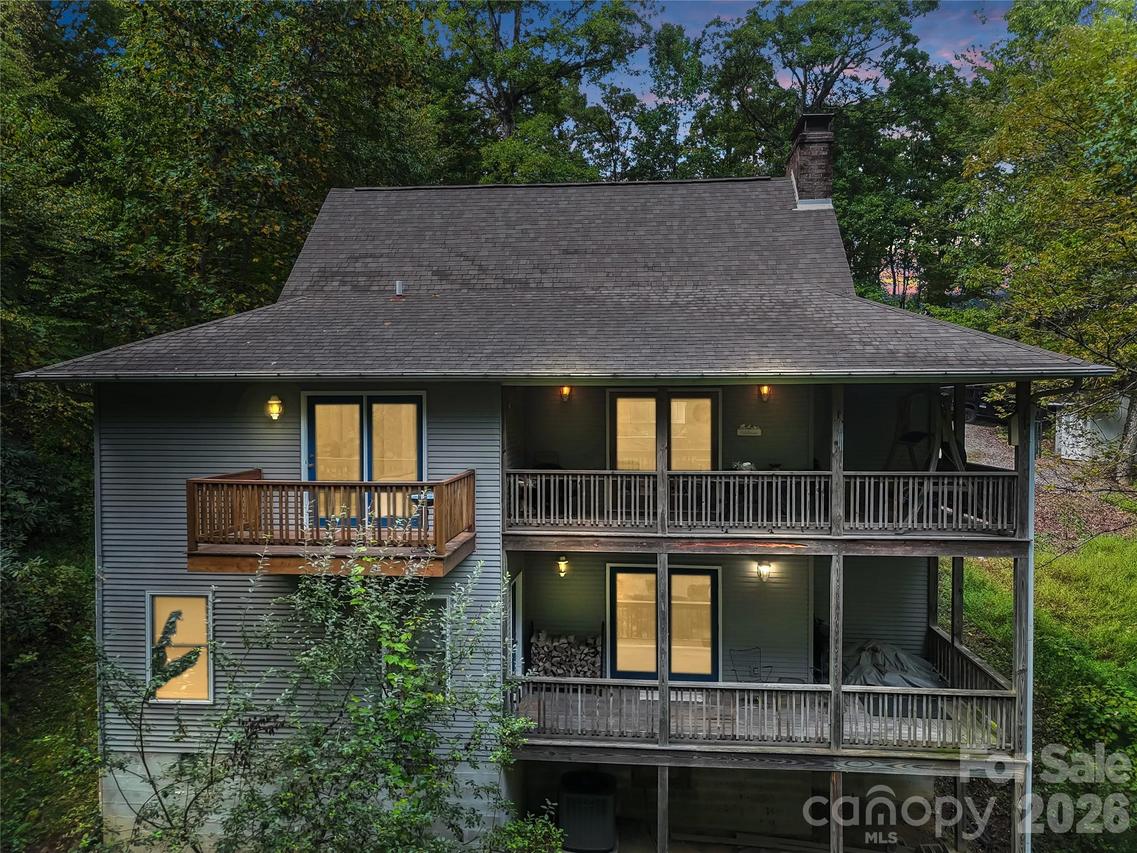 142 Winterview Tr., Hendersonville, NC 28739