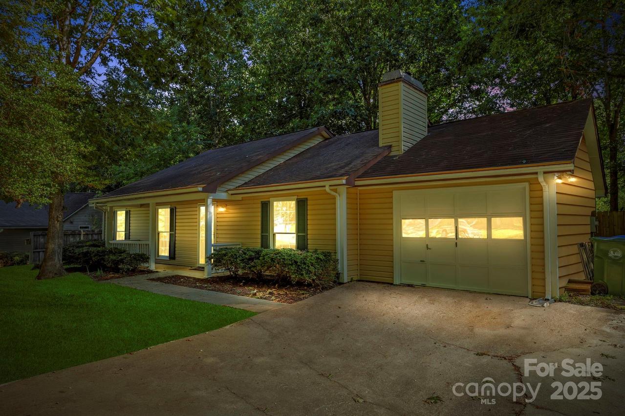 208 Southwood Ct., Fletcher, NC 28732