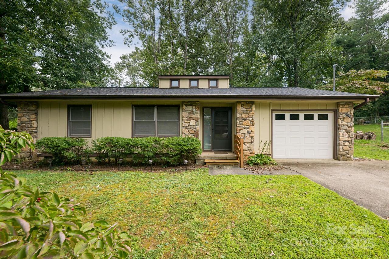 1 Rockwood Ln., Arden, NC 28704