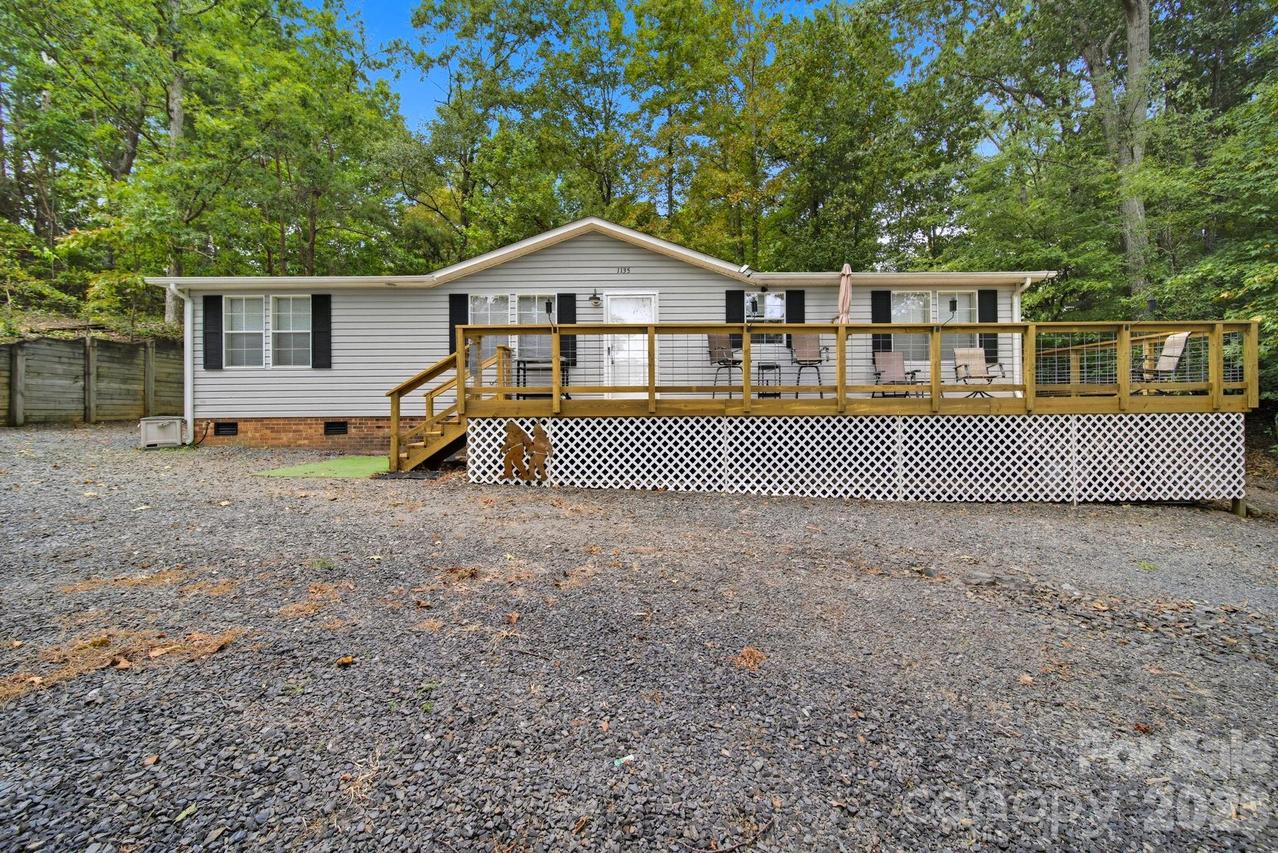 1135 Pinehaven Dr., New London, NC 28127