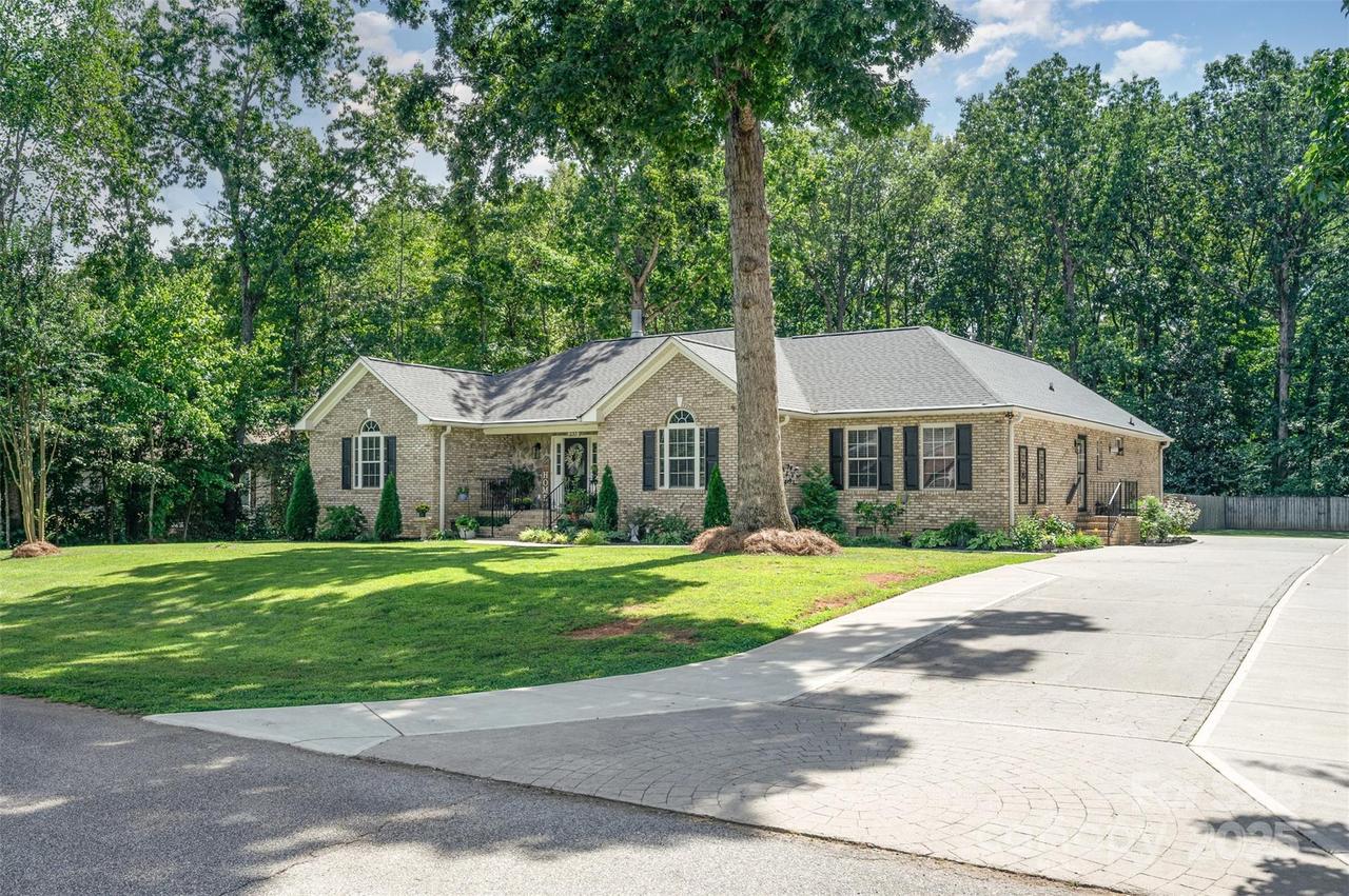 235 Stafford Estates Dr., Salisbury, NC 28146