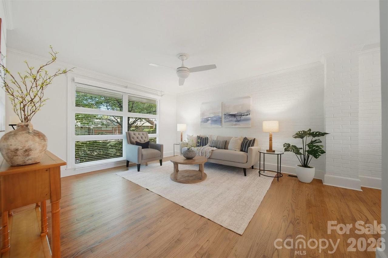 4583 Woodlark Ln., Charlotte, NC 28211