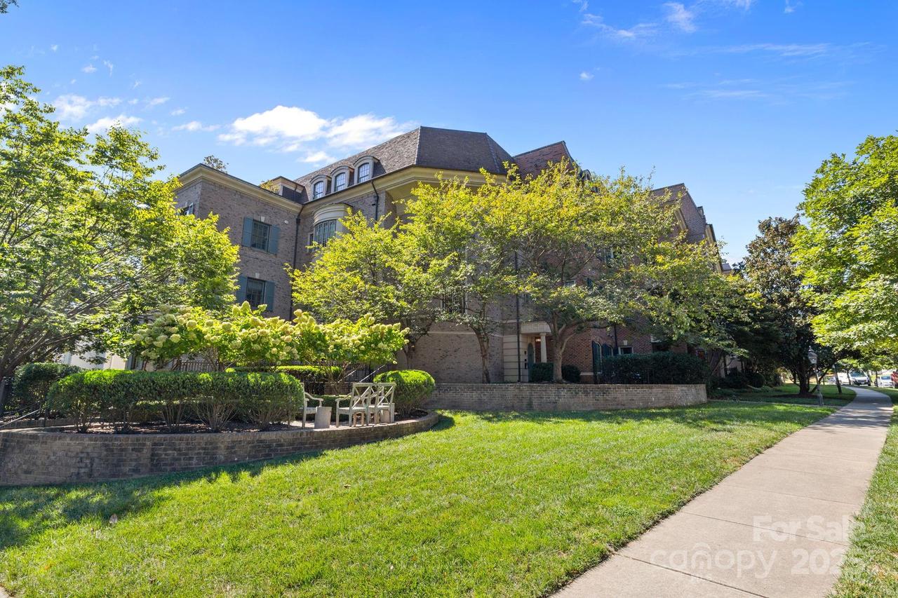 168 Cherokee Rd., Charlotte, NC 28207