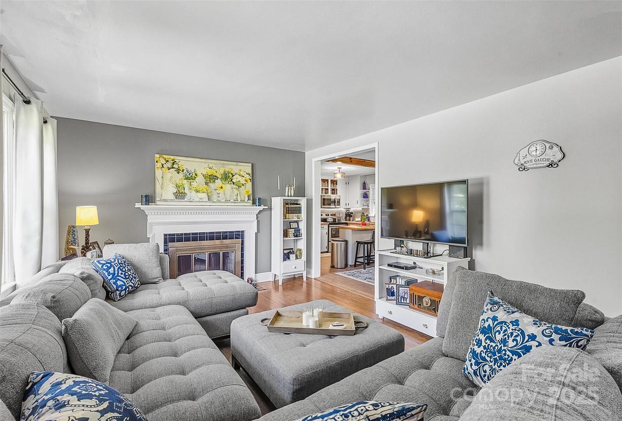 5400 Paula Ct., Charlotte, NC 28216