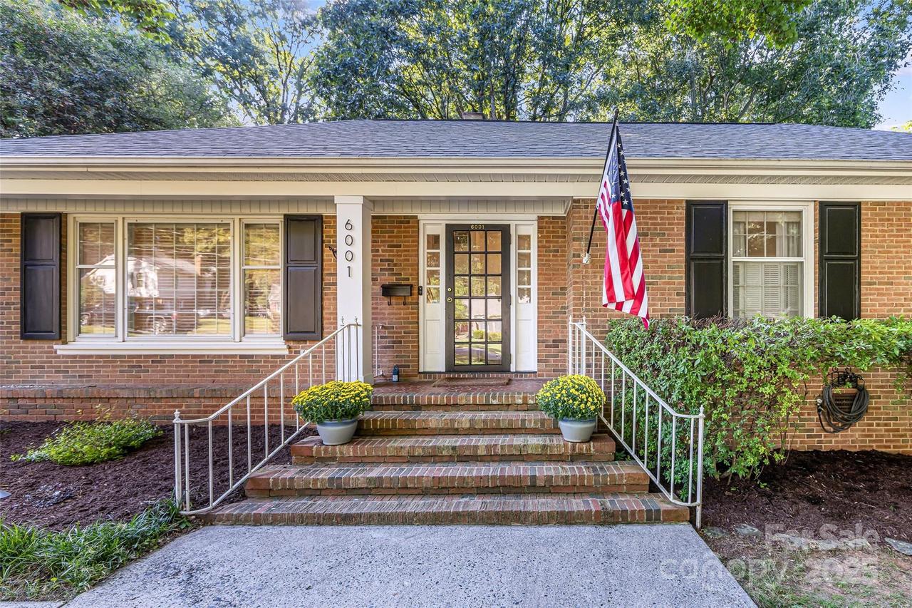 6001 Colchester Pl., Charlotte, NC 28210