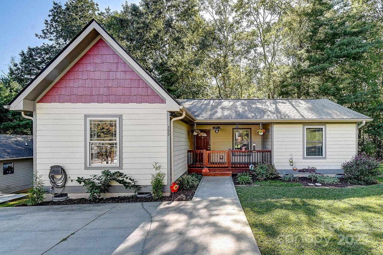 399 Hunters Ridge Rd., Mills River, NC 28759